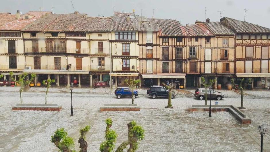 Intensa tromba de agua y granizo que sorprende este primer jueves de mayo a Toro (Zamora)