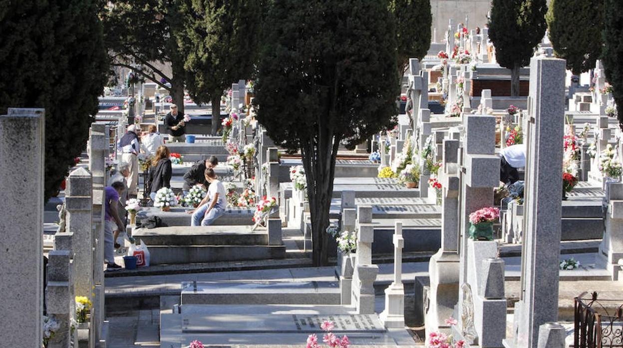 Toledo establecerá cita previa para ir al cementerio