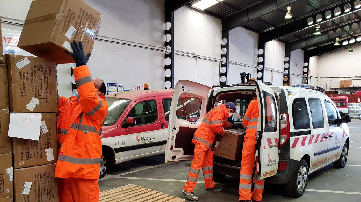 Reparto de material para Protección Civil, Bomberos y Policía en la provincia de Segovia