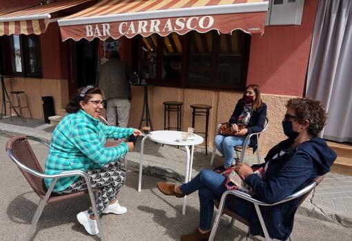 Una terraza del municipio vallisoletano de Alaejos