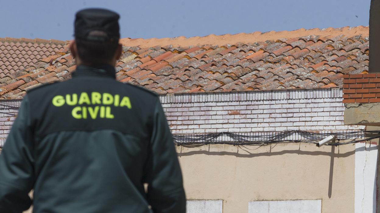 Denunciadas 18 personas por reunirse en una casa de Tordehumos (Valladolid) para celebrar un cumpleaños