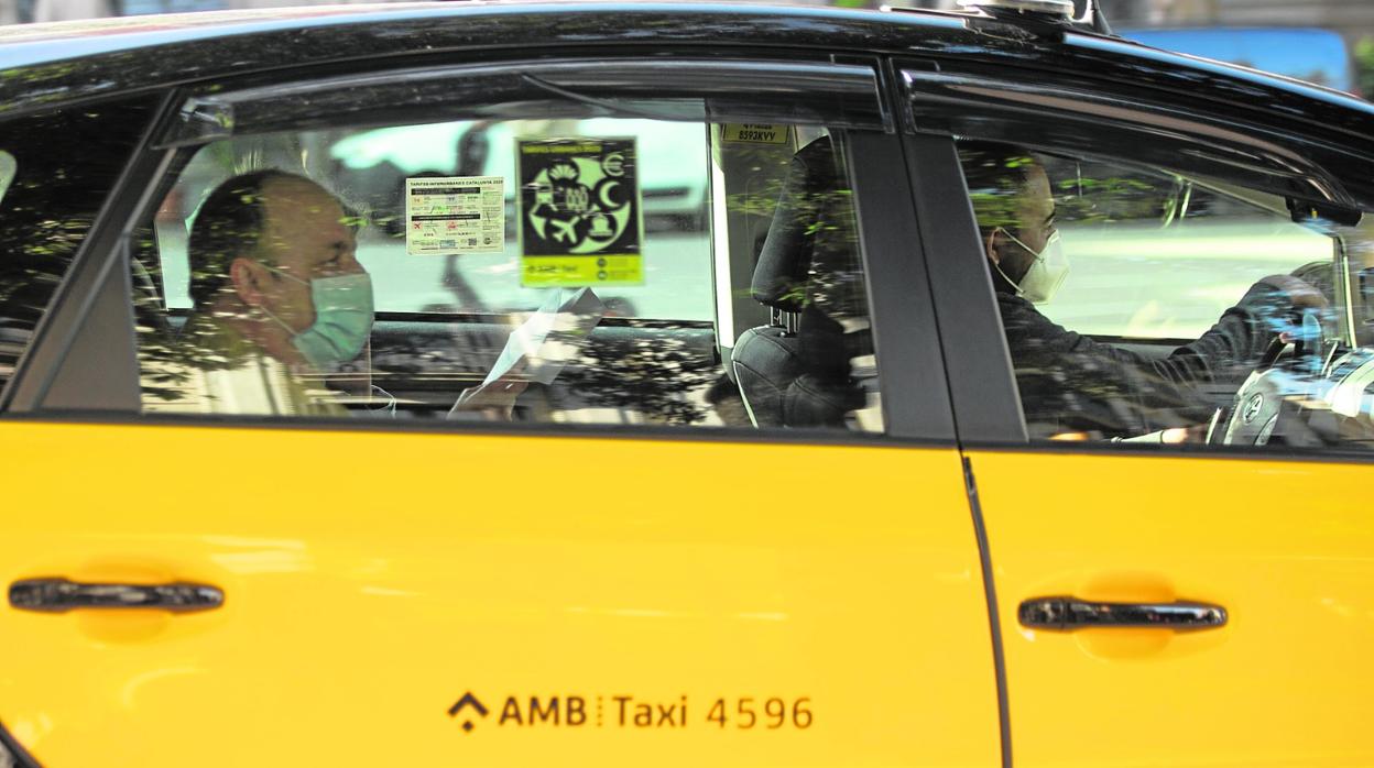 Un taxis en Barcelona durante la pandemia