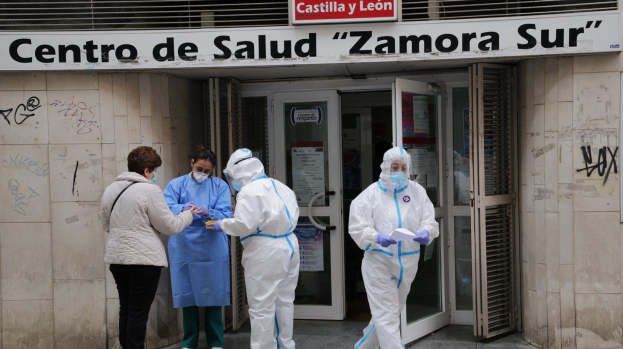 Test de coronavirus en el centro de salud «Zamora Sur» de la capital zamorana