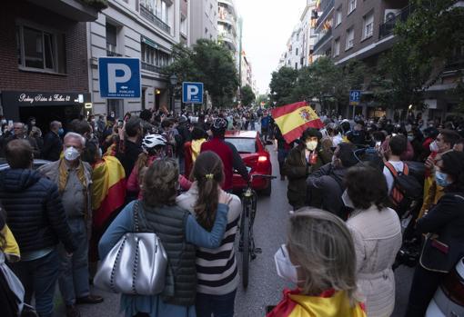 Los participantes en la manifestación ignoran la distancia de seguridad
