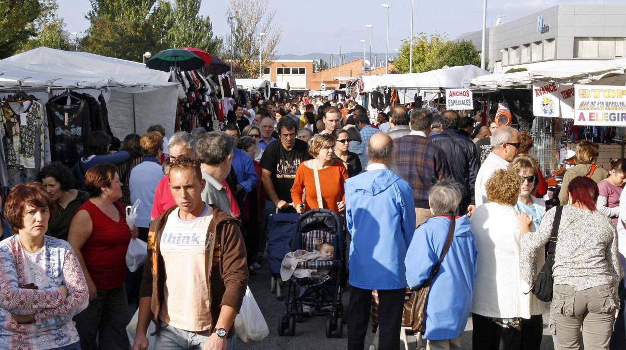 El domingo reabre el mercadillo de Landaben con 36 puestos de alimentación