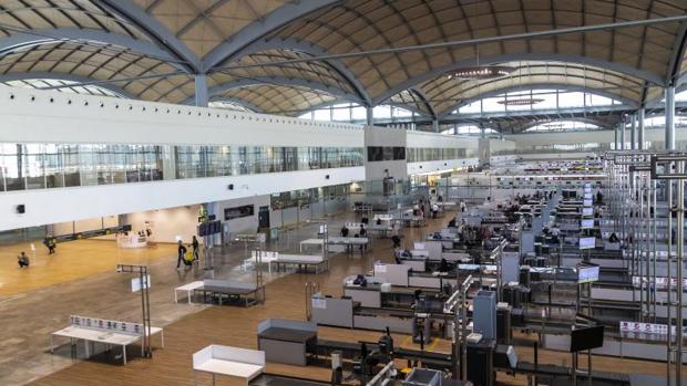 El Gobierno deja al aeropuerto de Alicante sin vuelos internacionales durante la desescalada