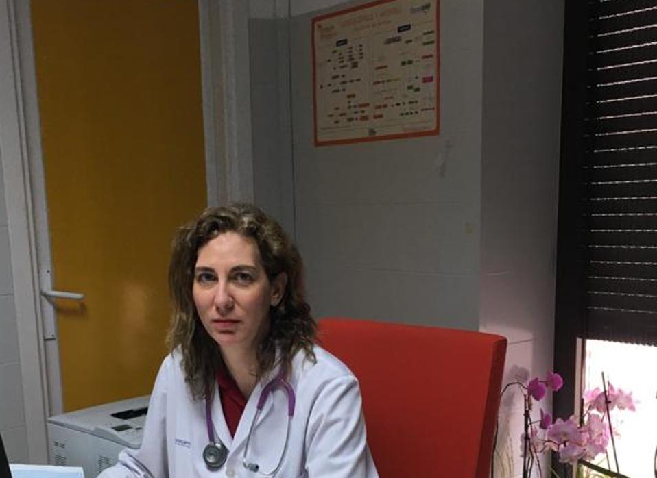 Carmen Fábrega, en su consulta del centro de salud de Sillería