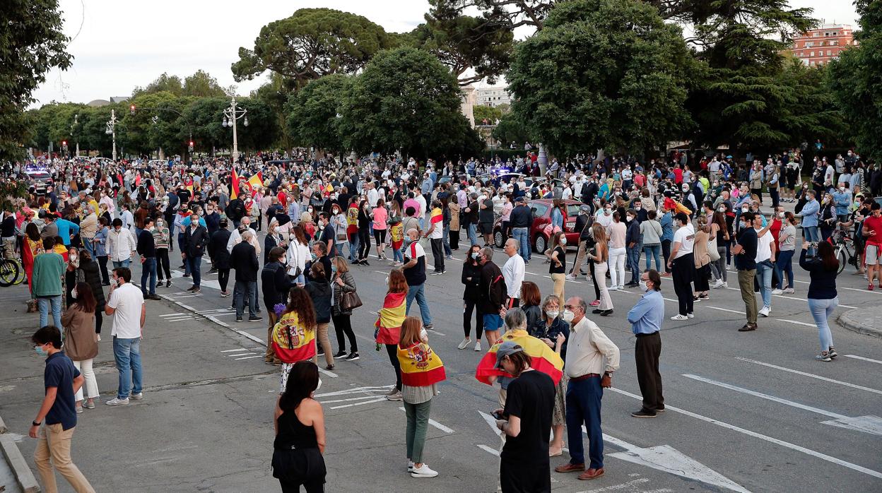 Imagen de la protesta contra el Gobierno este domingo en el Paseo de la Alameda de Valencia