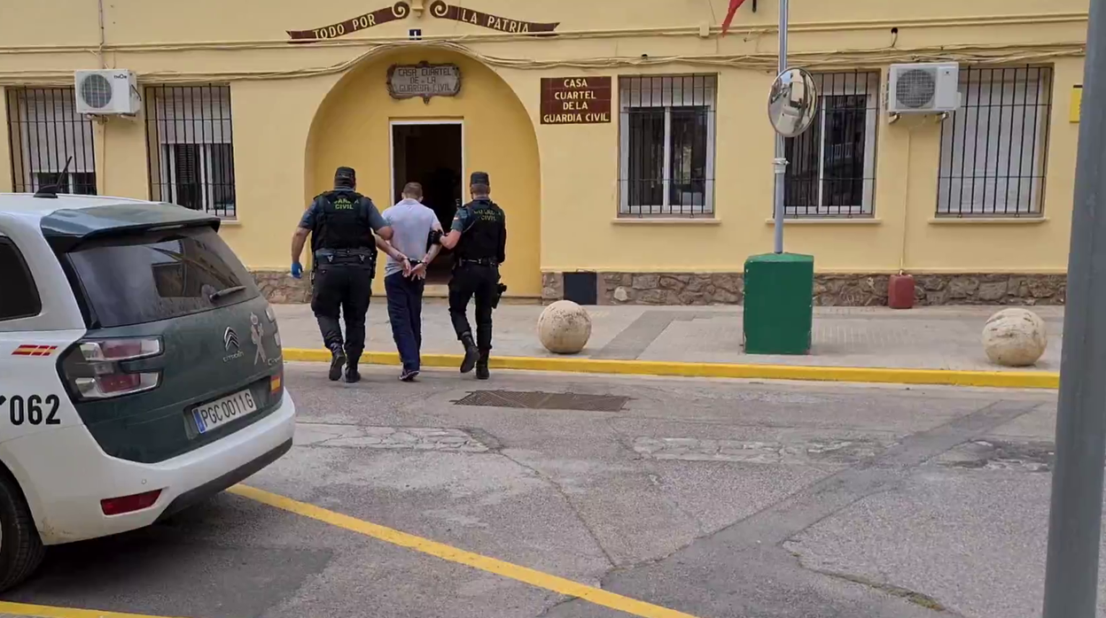 Imagen de la detención realizada por la Guardia Civil en Sagunto (Valencia)