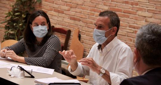 Amparo Granell y José López Gamarra, durante la Comisión de Hacienda