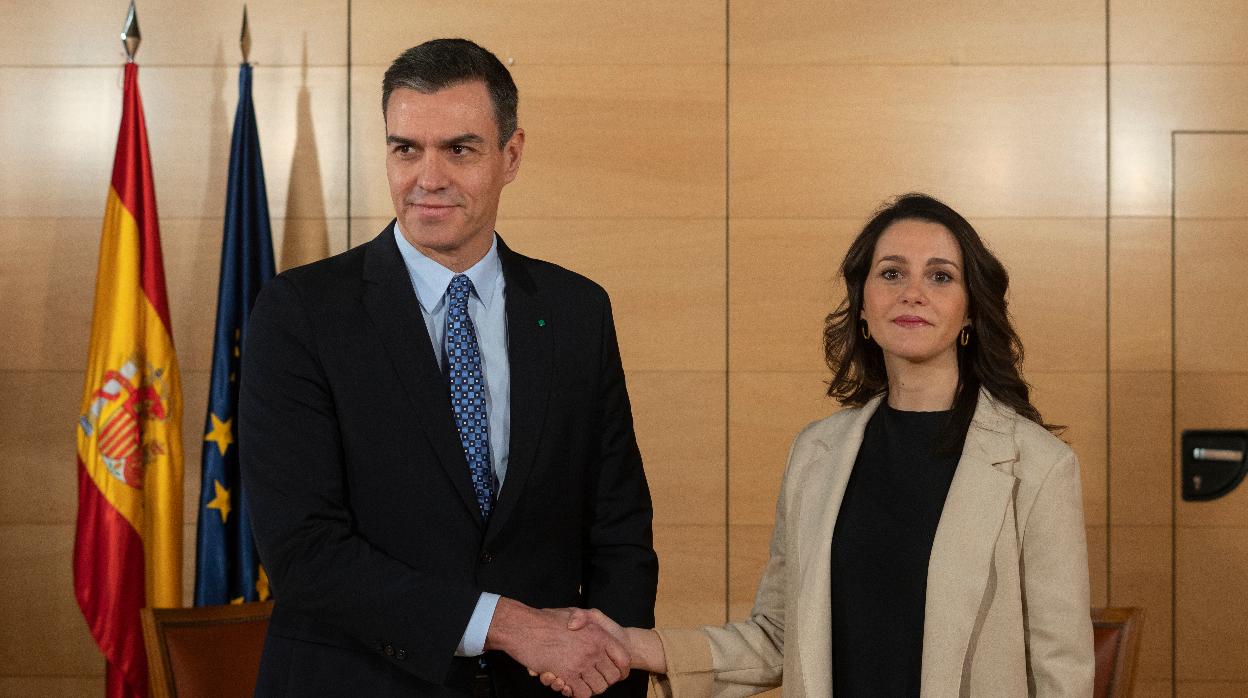 Reunión entre Pedro Sánchez e Inés Arrimadas, el pasado diciembre en el Congreso