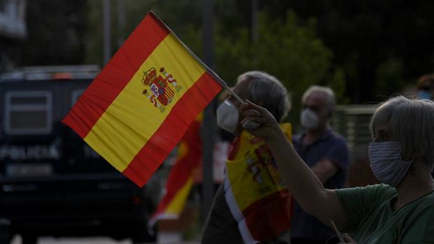 Cacerolada contra Pedro Sánchez, en directo: protestas en las calles contra la gestión del Gobierno