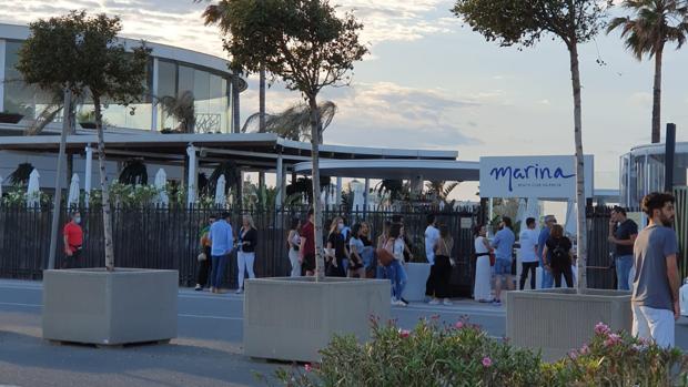 Valencia fase 1: colas en las puertas de locales de ocio sin mascarilla ni distancia de seguridad