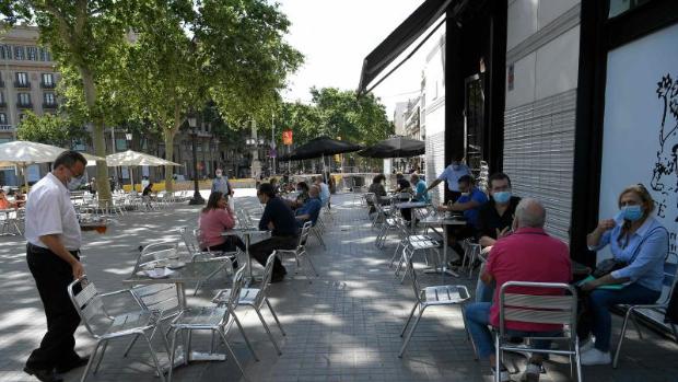 Barcelona entra en la fase 1, pero la ciudad queda sitiada