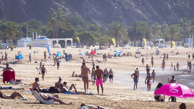 Así fue la vuelta a la playa de los canarios