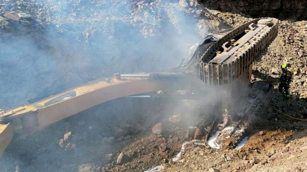 Muere el conductor de una excavadora tras volcar en una cantera en Agost