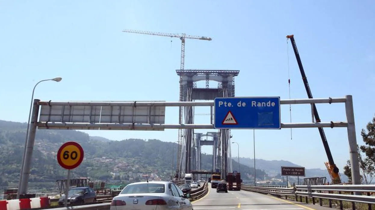 El Puente de Rande, durante las obras de ampliación