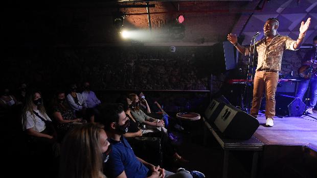 Levántate y baila: la música vuelve a Barcelona con el primer concierto con público