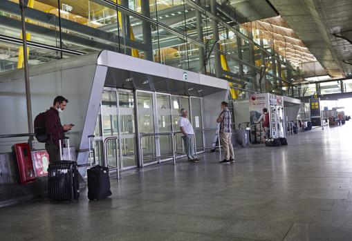 Acceso a la T4, restringido solo a pasajeros y trabajadores