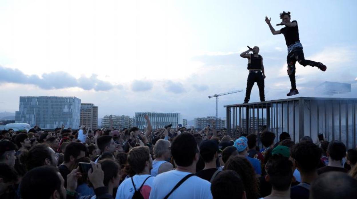 Público ante un concierto, en una edición antigua del Primavera Sound