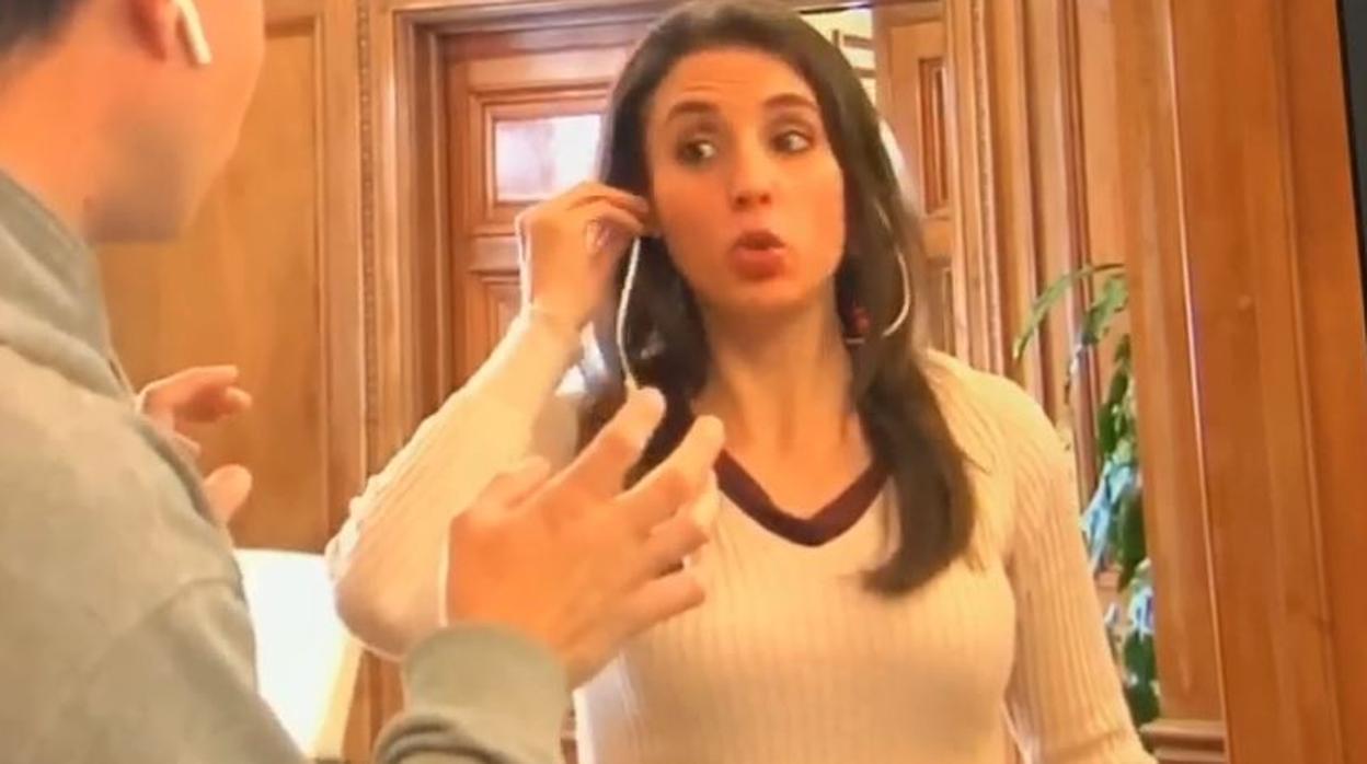 Captura de la grabación a Irene Montero que la televisión pública vasca distribuyó por satélite