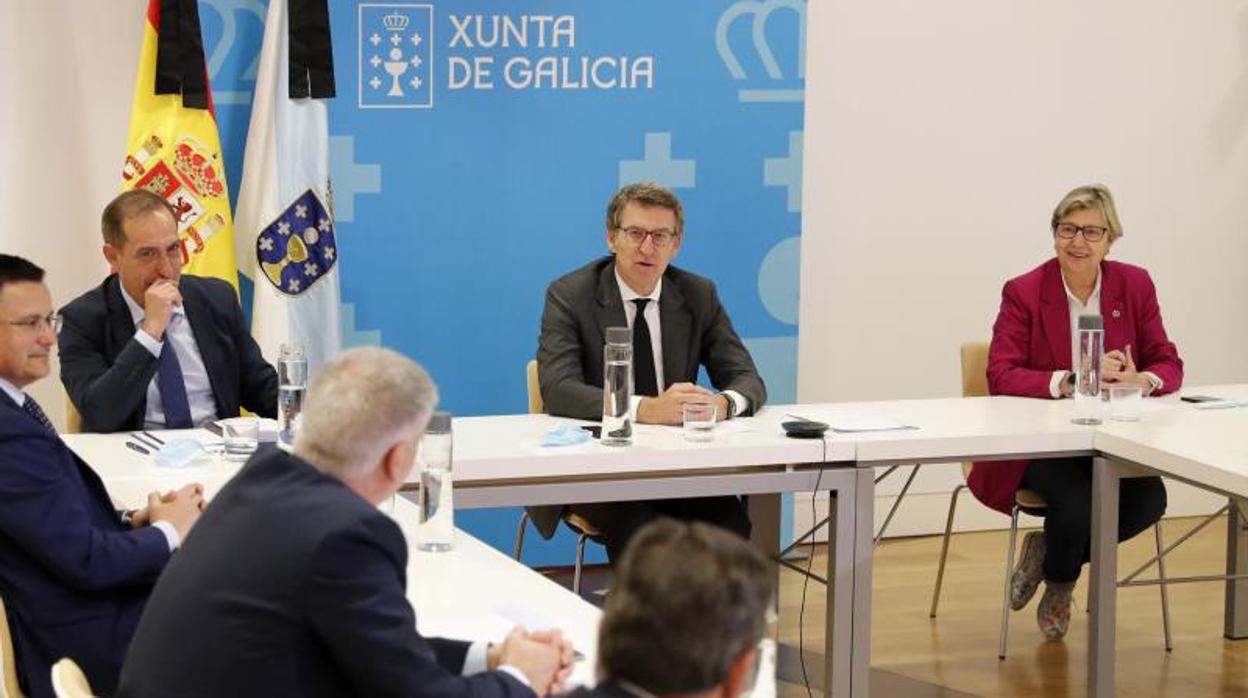 Reunión de Feijóo con el comité de expertos económicos