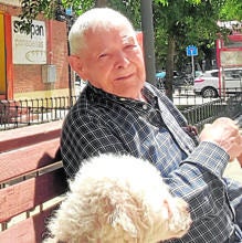 Cuco con su anterior dueño, fallecido durante el confinamiento