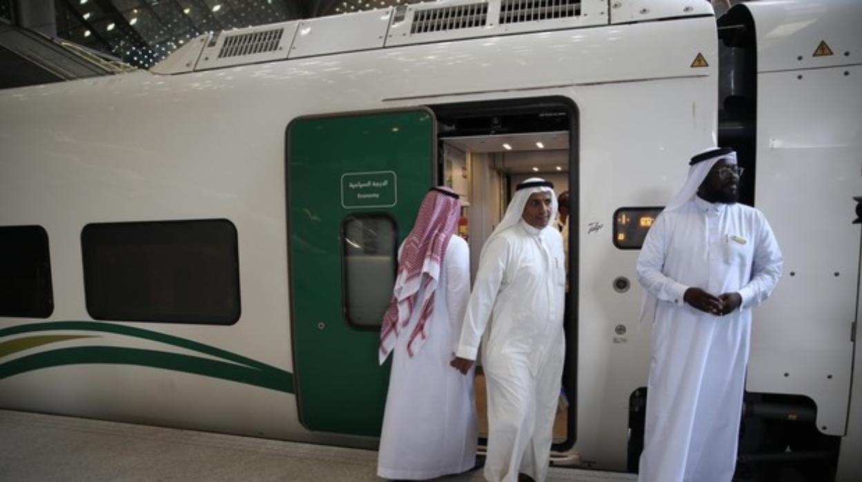 El AVE que une Medina y Meca en una imagen de archivo