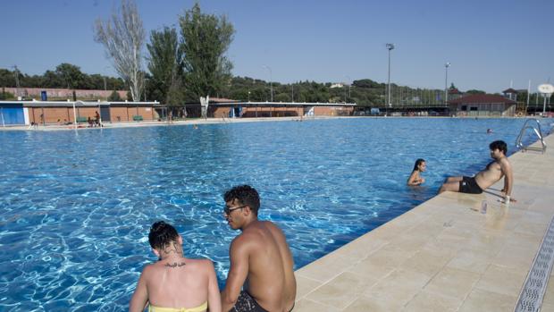 Las piscinas públicas de la Comunidad de Madrid abrirán el 1 de julio, anuncia Aguado