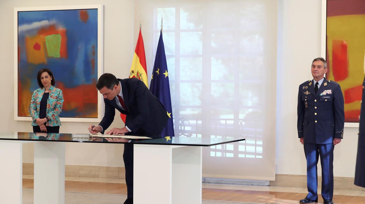 Pedro Sánchez firma la nueva Directiva de Defensa Nacional