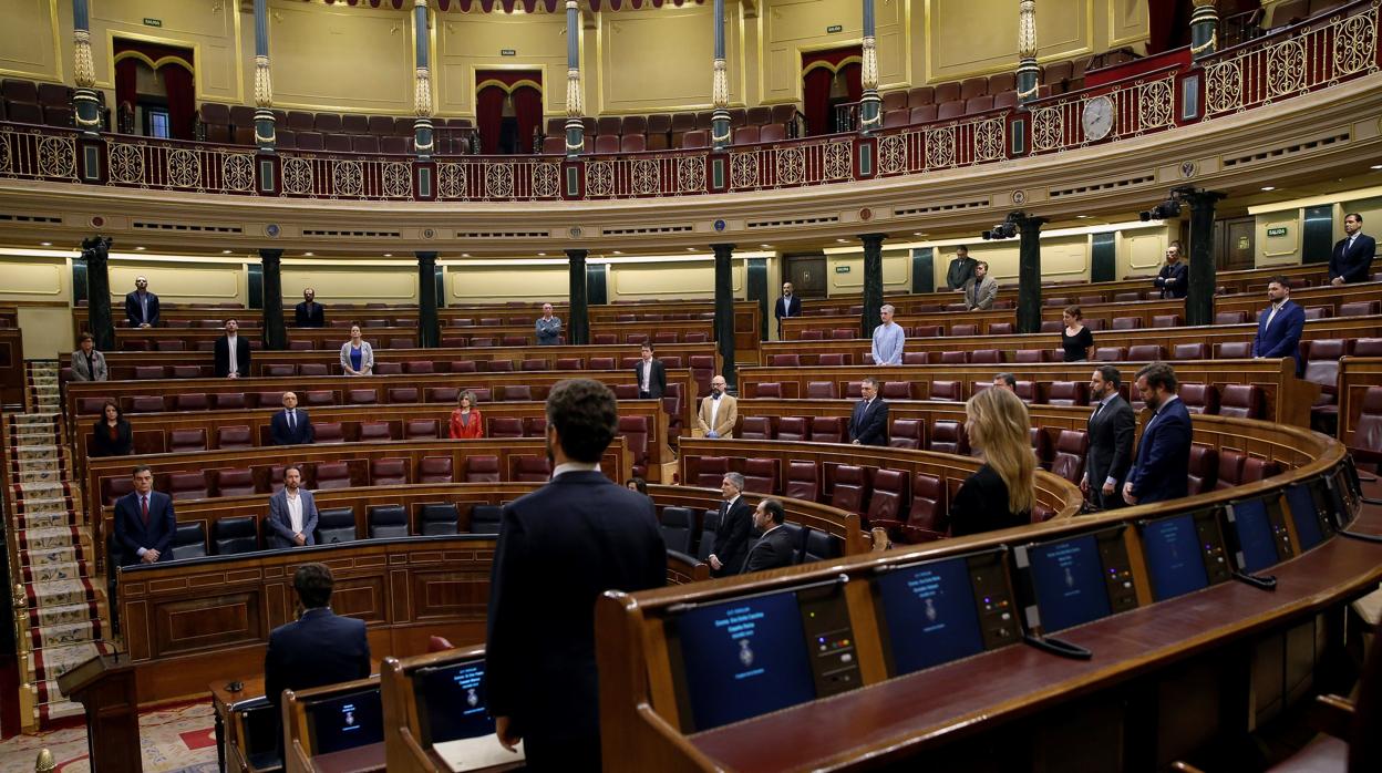 Vista general del hemiciclo al comienzo de un pleno para aprobar la prórroga del estado de alarma