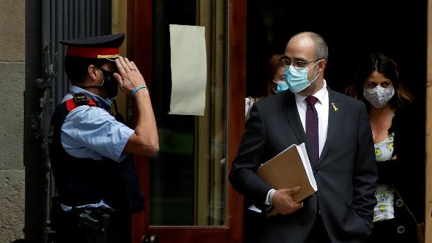 El Govern dice que el consejero de Interior «prestó seguridad» al fugado Puigdemont pero Buch lo niega a la juez