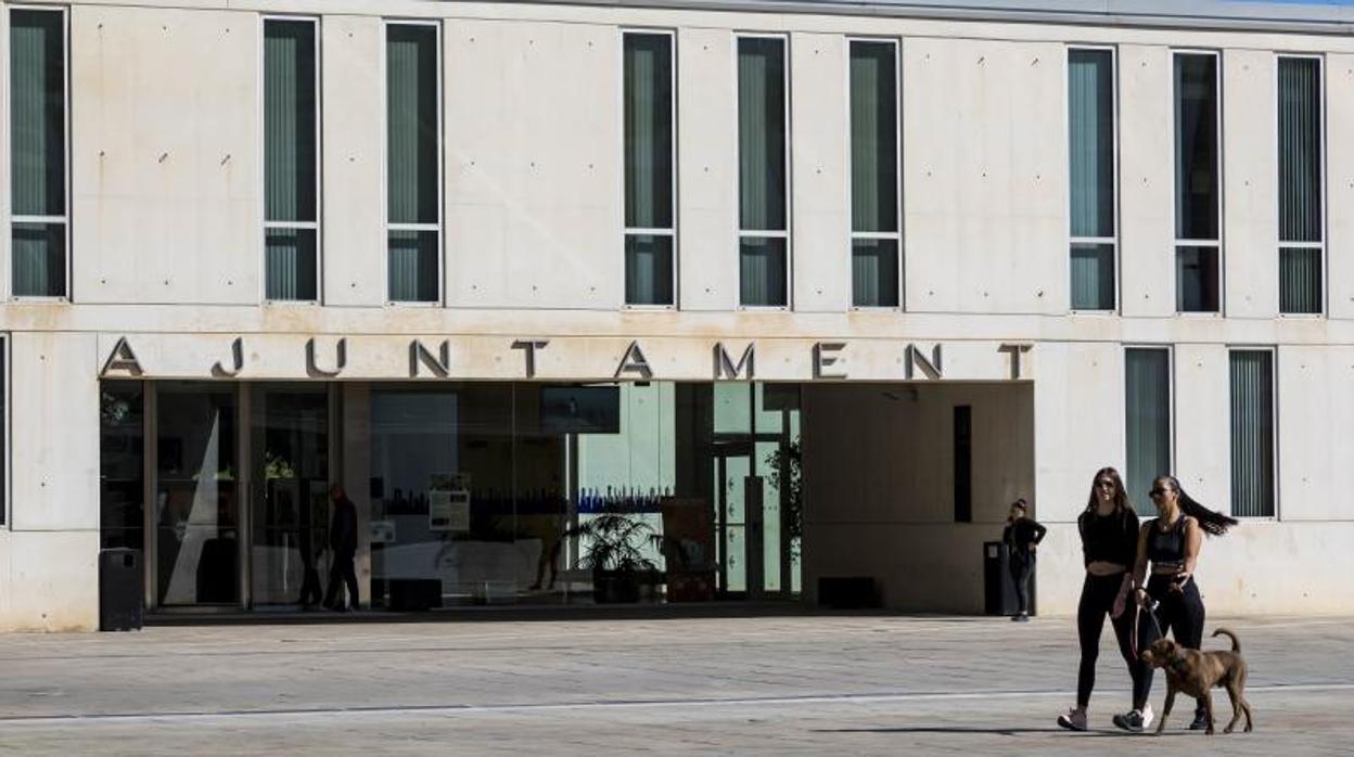 Entrada al Ayuntamiento de Benidorm