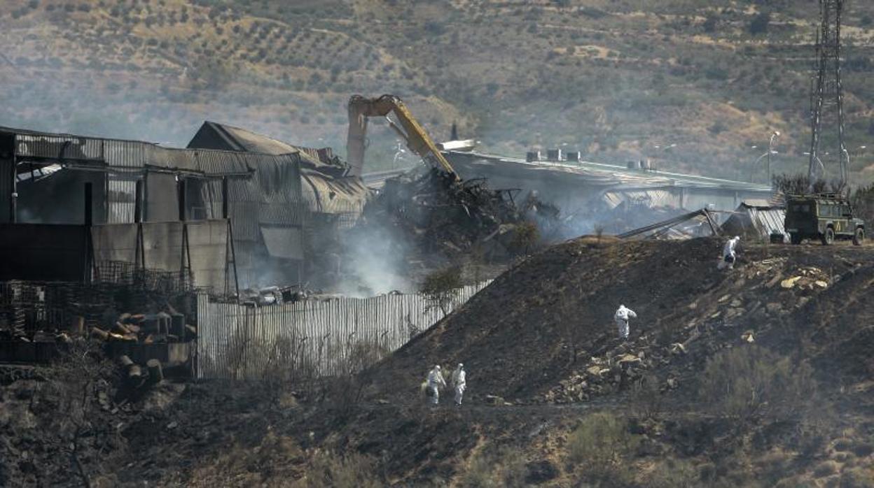 El incendio en la nave de Chiloeches, probablemente intencionado según la Guardia Civil, se originó en la madrugada del 26 de agosto de 2016