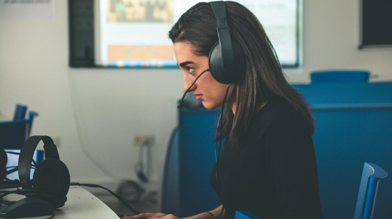 Una estudiante del campus universitario de Soria, donde se impartirán estos nuevos estudios