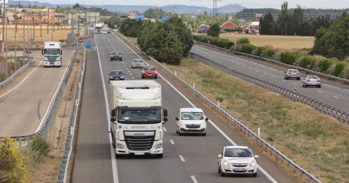 Tráfico ayer en la autovía que une Palencia y Valladolid