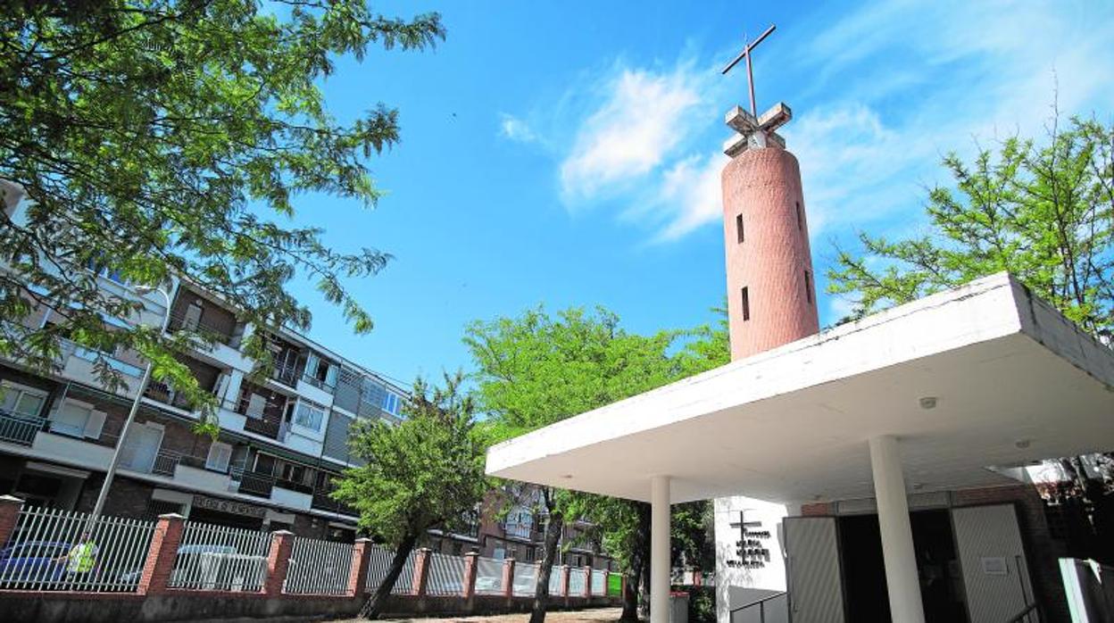 Parroquia de Santa María Madre de la Iglesia, en Carabanchel