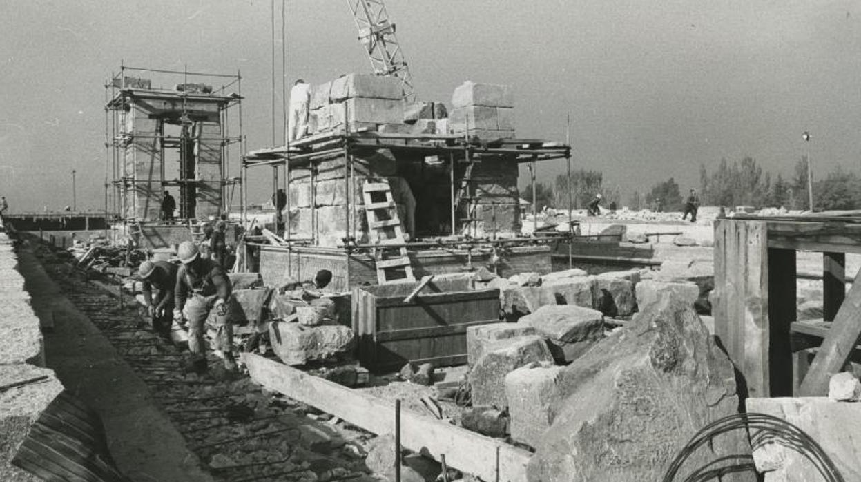 Los trabajos de reconstrucción del templo en noviembre de 1970