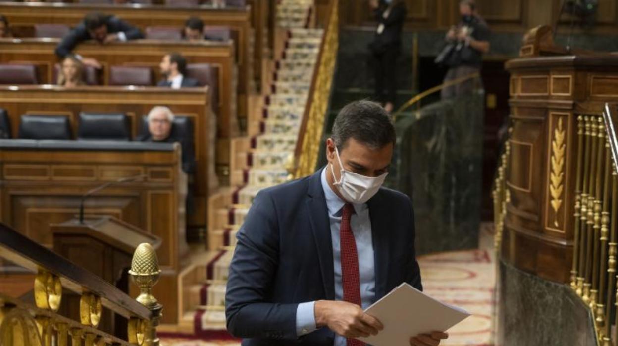 El presidente del Gobierno, Pedro Sánchez, en el Congreso con mascarilla