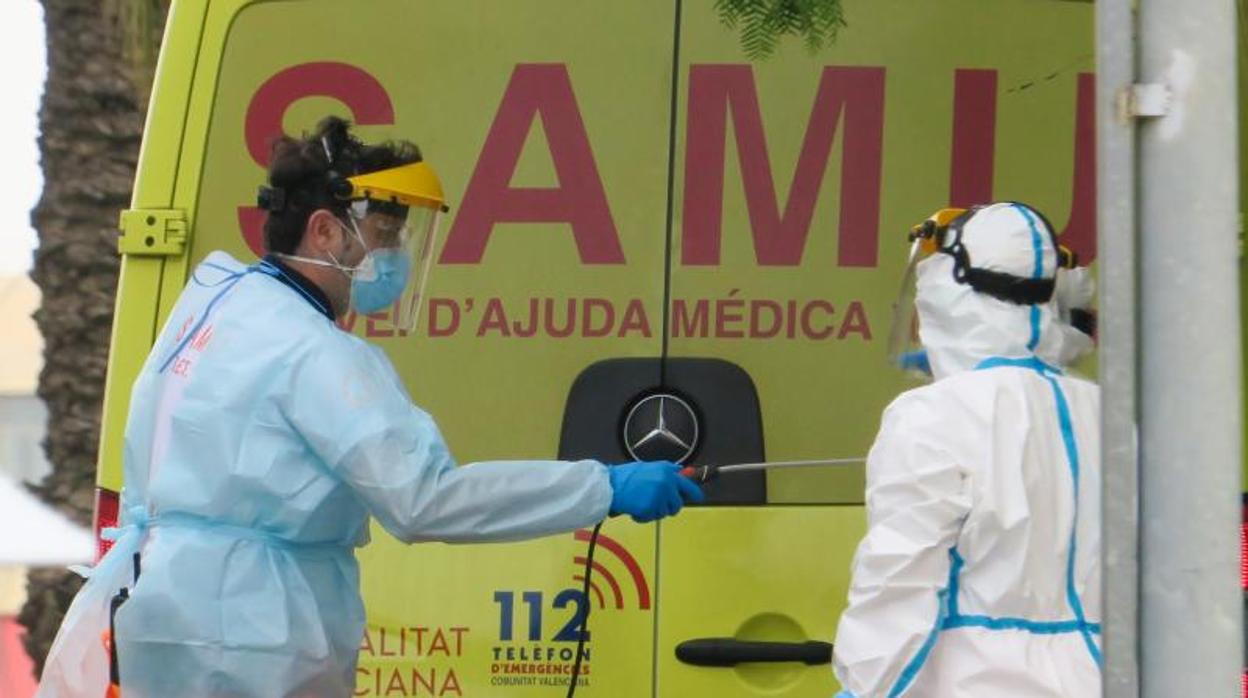 Personal sanitario en servicio en un hospital de la Comunidad Valenciana