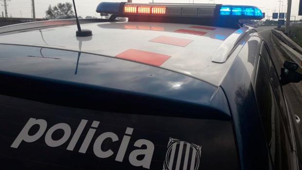 Un hombre rocía a su mujer y a su hija de cinco años con sosa cáustica y se da a la fuga