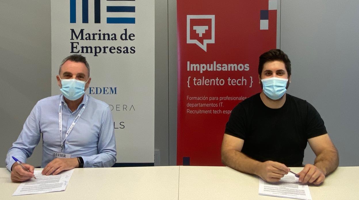 Imagen de la firma con Javier Jiménez, director de Lanzadera (a la izquierda) y Chaume Sánchez, CEO de GeksHubs