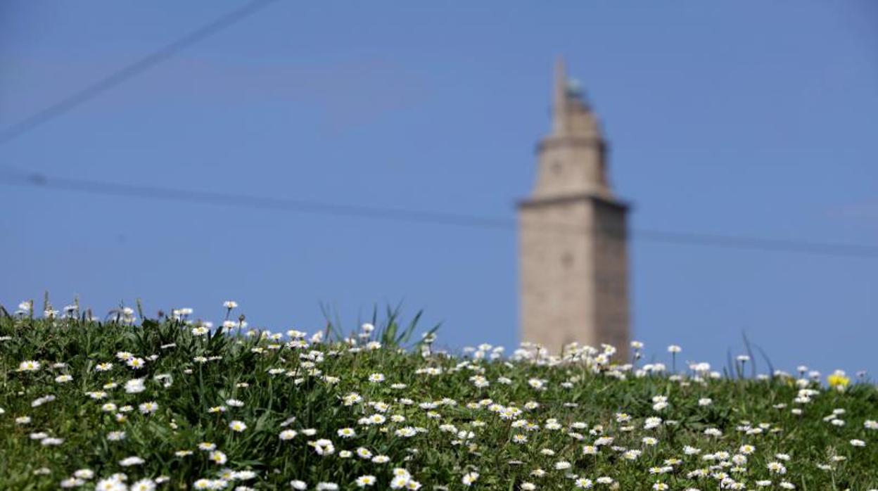 La Torre de Hércules, al fondo, en una imagen de archivo