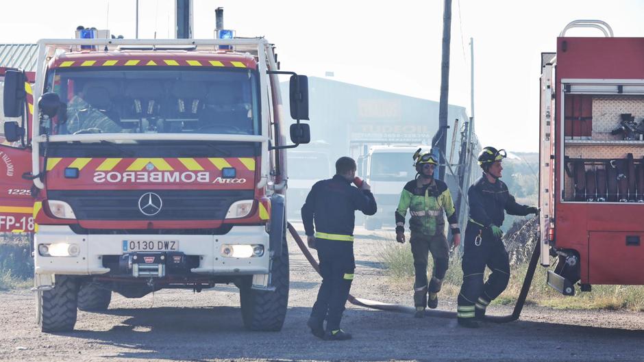 Un incendio se reactiva tras ser apagado y arrasa el Bosque de los Sueños de Valladolid