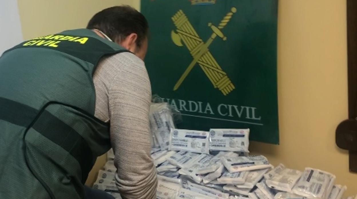 Tres nuevos detenidos en la trama de fraude de mascarillas destapada en Ávila