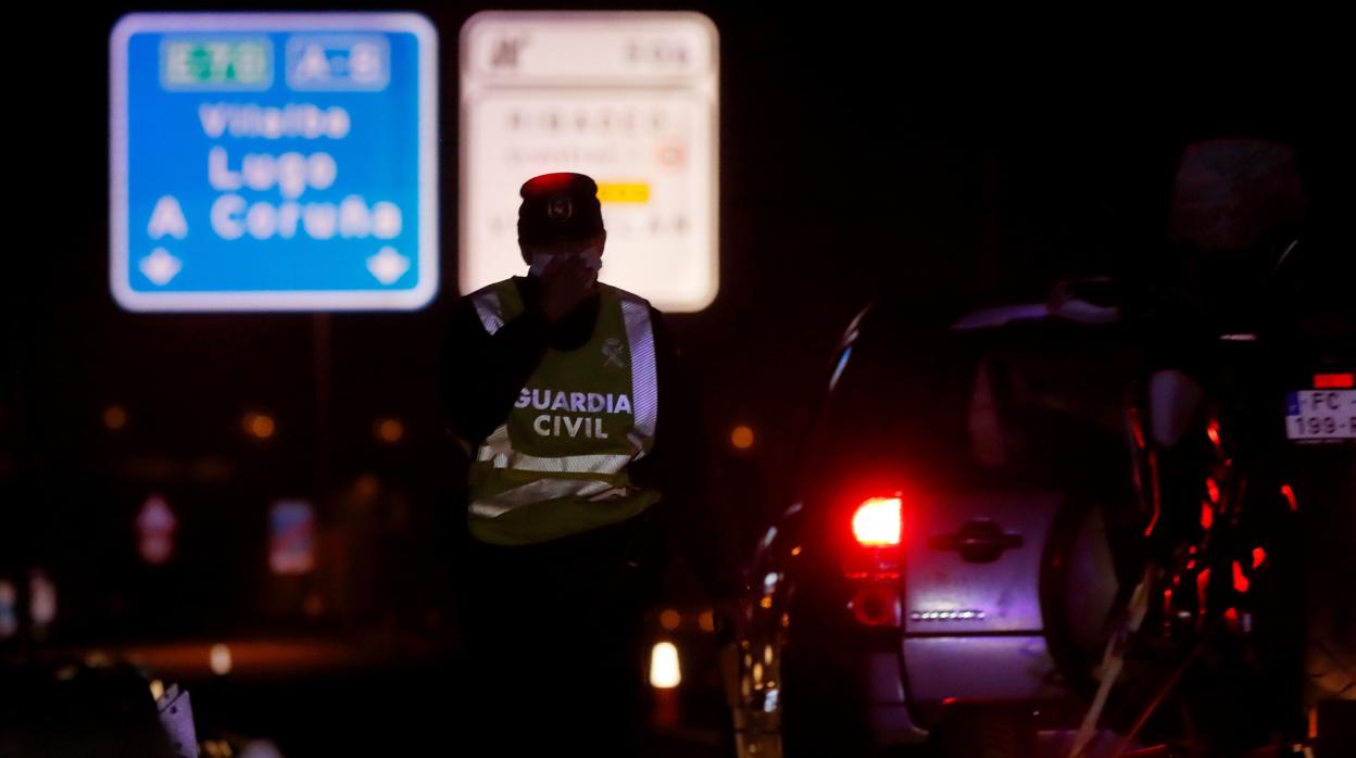 La Guardia Civil, en pleno control de Tráfico esta madrugada