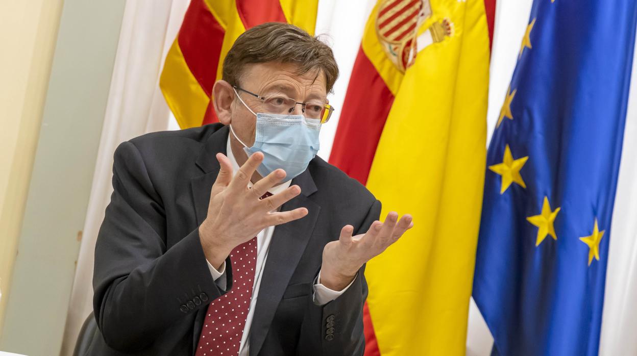 Ximo Puig, durante una reunión de trabajo en Alicante