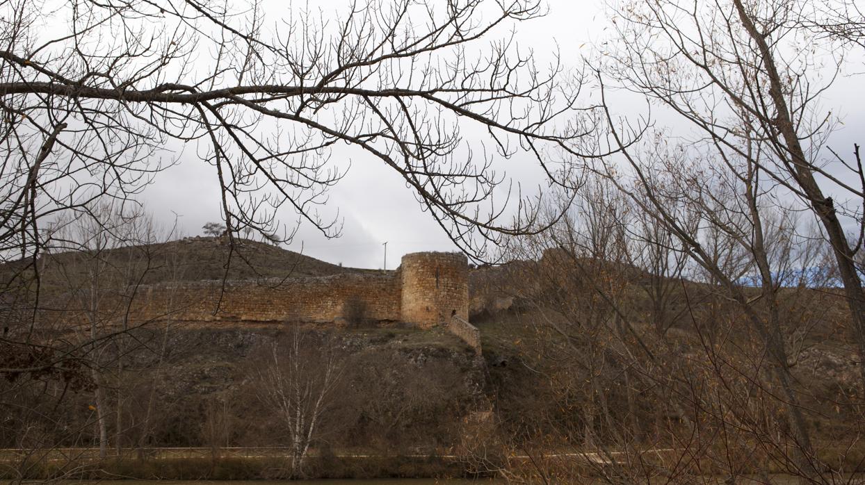 Muralla de Soria a orillas del Duero