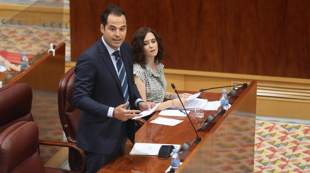 El vicepresidente madrileño, Ignacio Aguado, en la sesión de control al Gobierno, la semana pasada