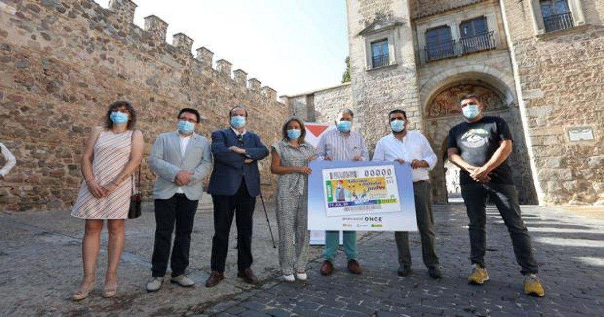 Presentación del cupón de la ONCE en la Puerta de Bisagra